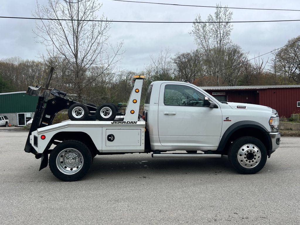 2022 RAM 5500 Image 7