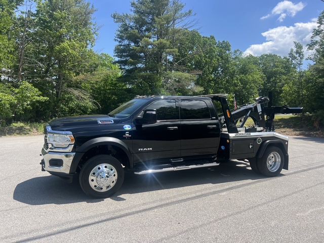 2023 RAM 5500 Image 2