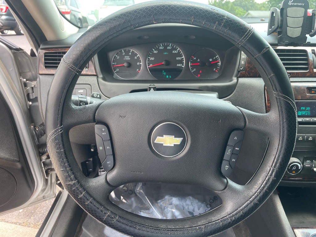 2016 Chevrolet Impala Image 14