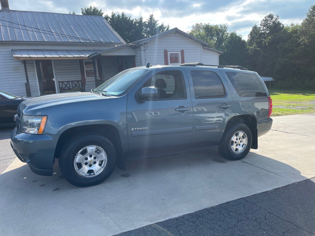2009 Chevrolet Tahoe Image 2