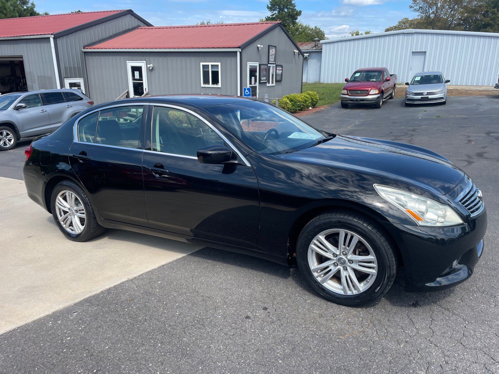 2013 INFINITI G37 Image 6