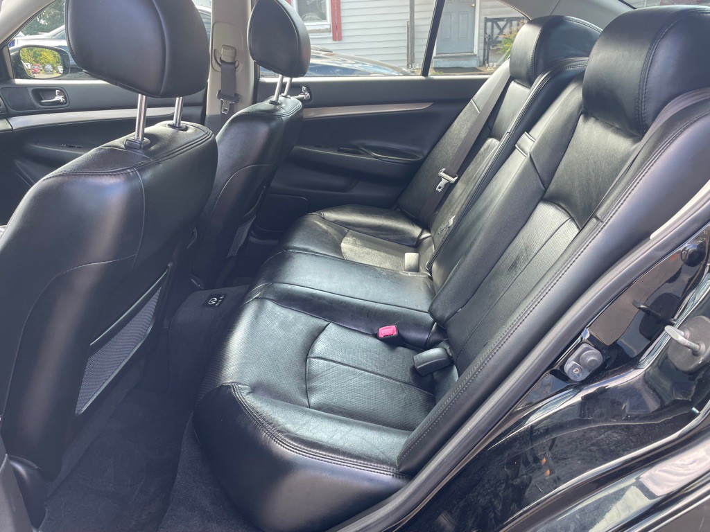 2013 INFINITI G37 Image 12