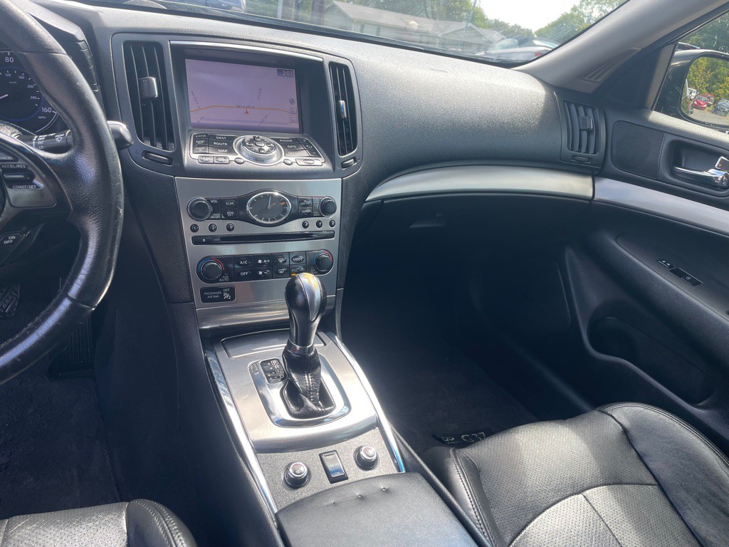 2013 INFINITI G37 Image 15