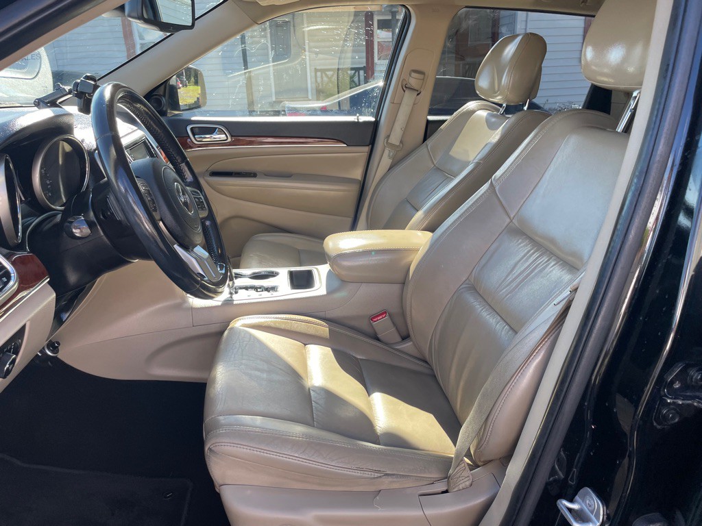 2012 Jeep Grand Cherokee Image 29