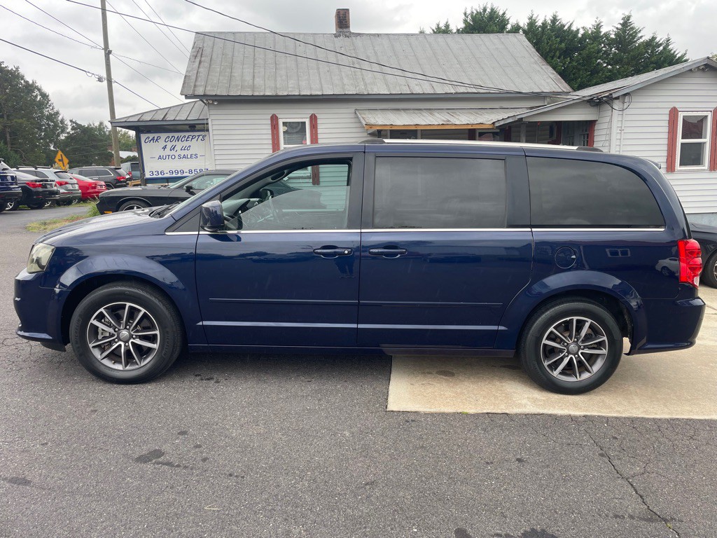 2017 Dodge Grand Caravan Image 1