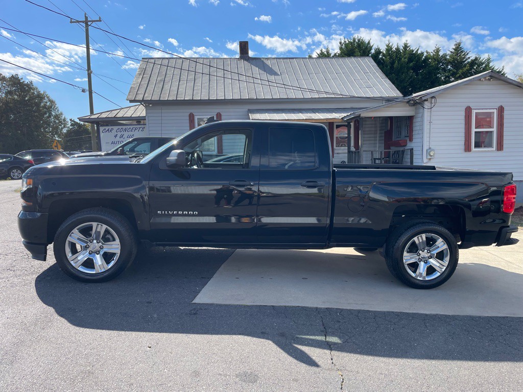 2019 Chevrolet Silverado 1500 Image 1