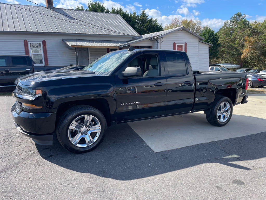 2019 Chevrolet Silverado 1500 Image 2