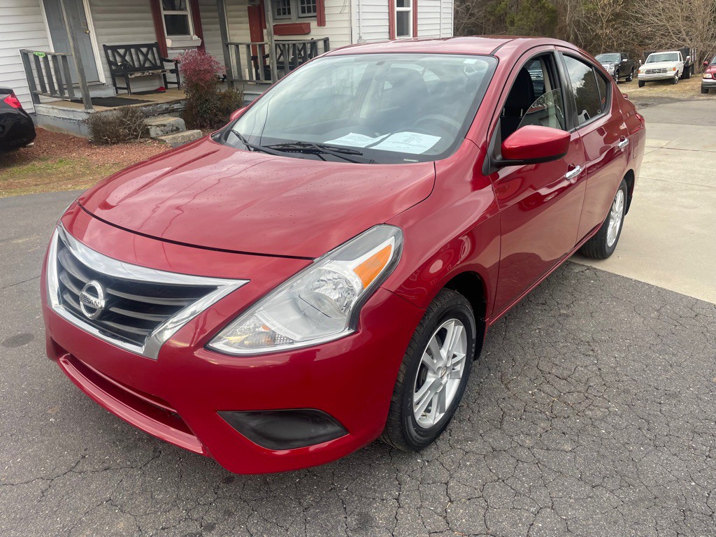 2015 Nissan Versa Image 3