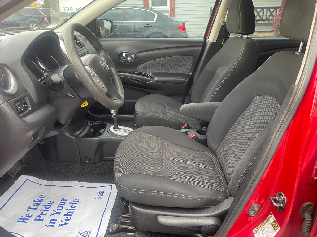 2015 Nissan Versa Image 11
