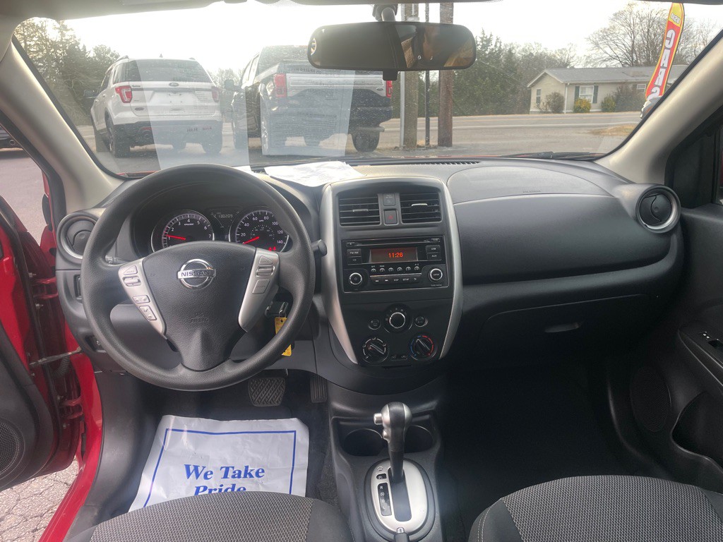 2015 Nissan Versa Image 13