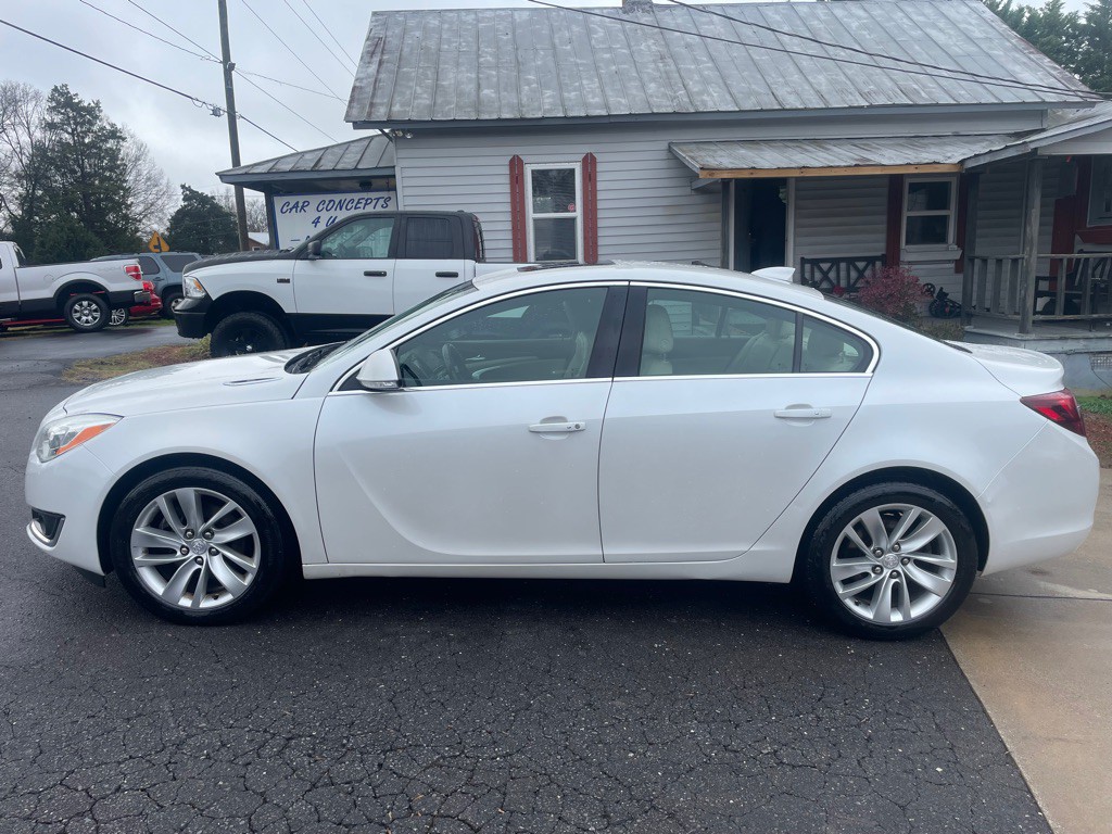 2016 Buick Regal Image 1
