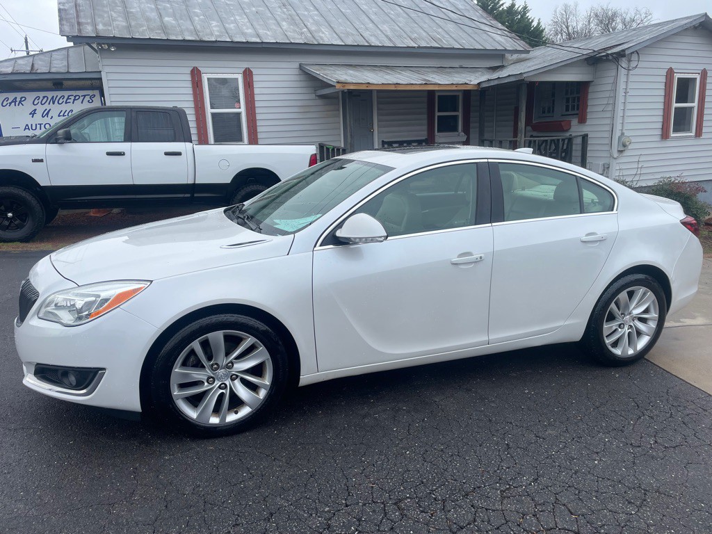 2016 Buick Regal Image 2