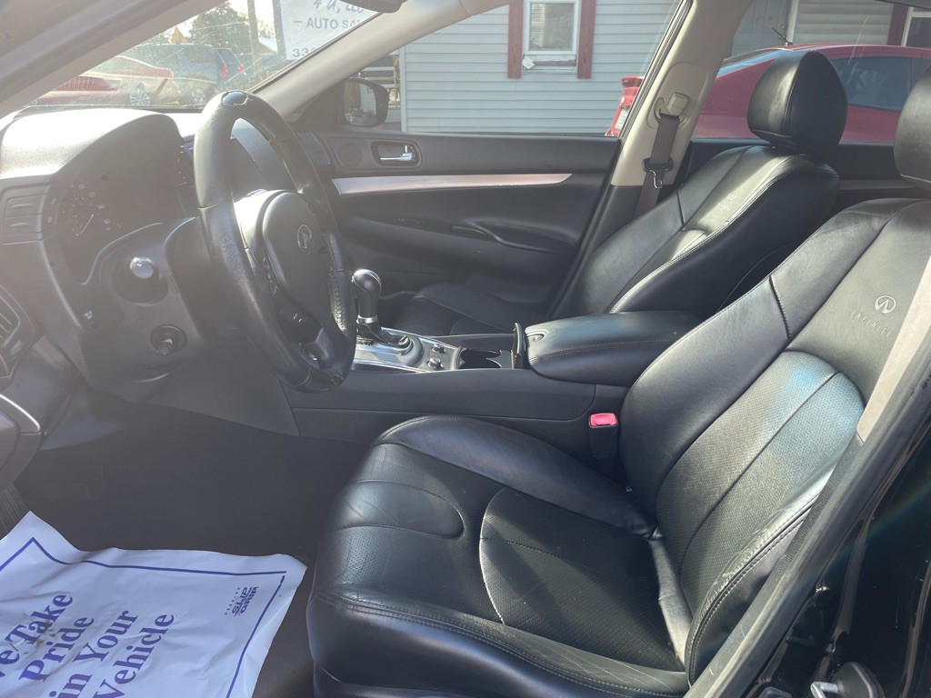 2013 INFINITI G37 Image 11