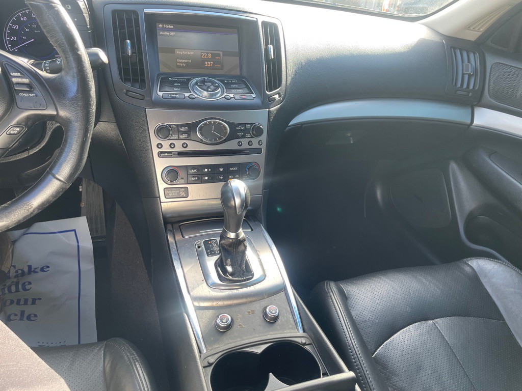 2013 INFINITI G37 Image 15
