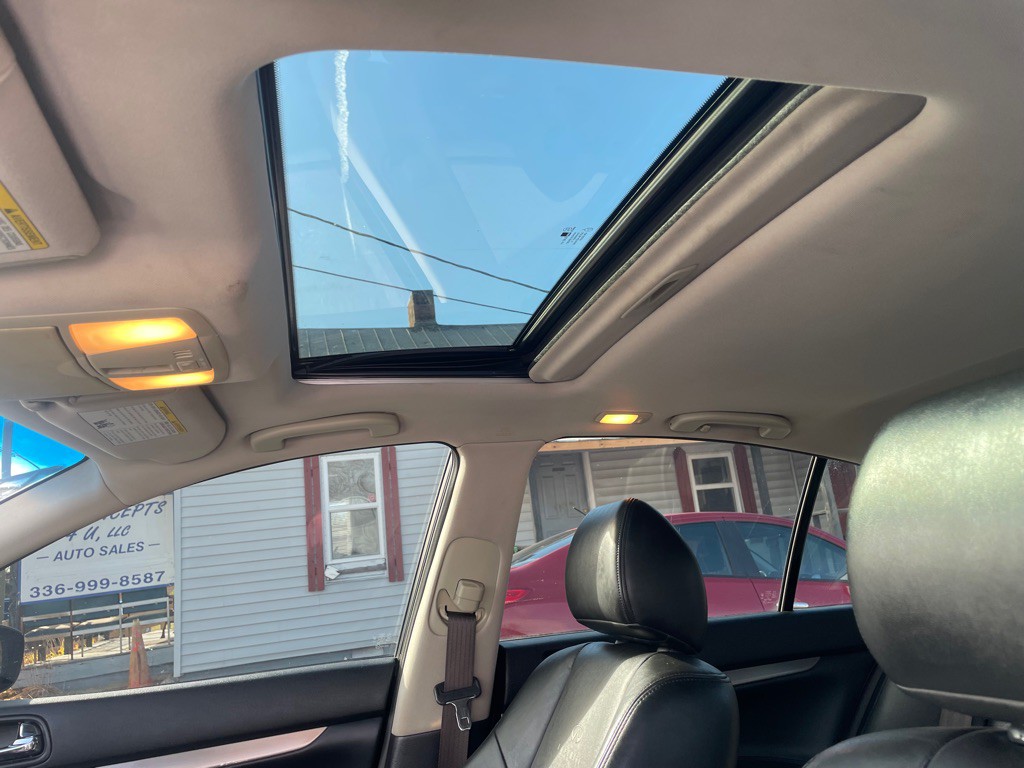 2013 INFINITI G37 Image 16