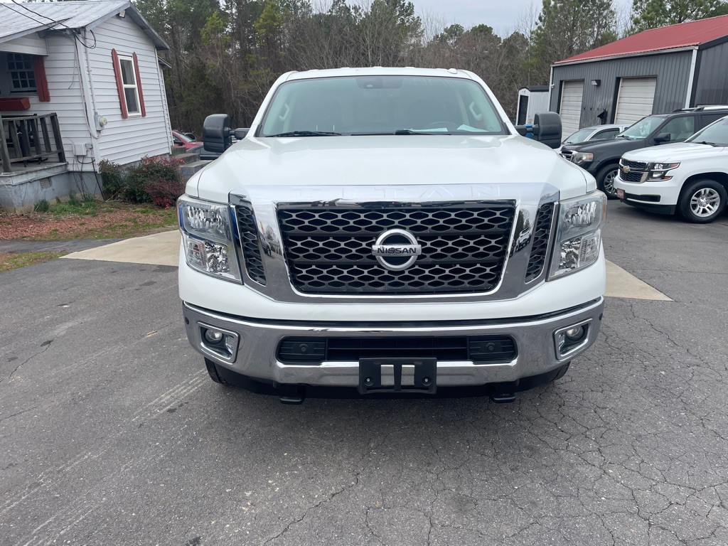 2017 Nissan Titan Image 4