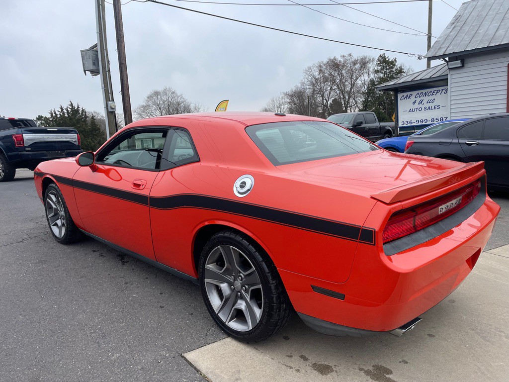 2009 Dodge Challenger Image 10