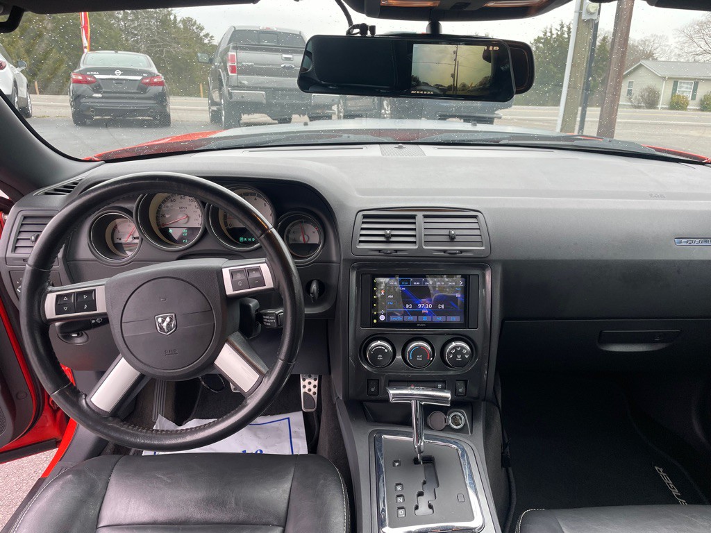 2009 Dodge Challenger Image 13
