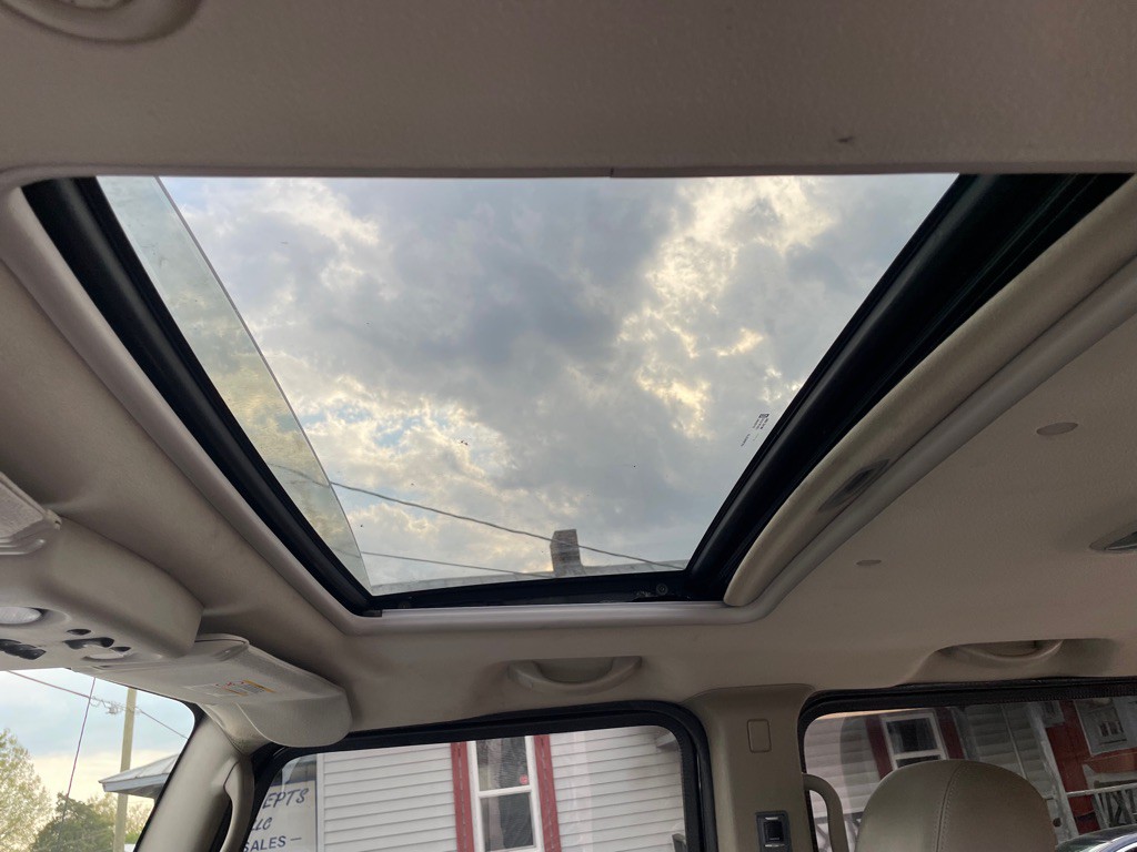 2004 HUMMER H2 Image 17