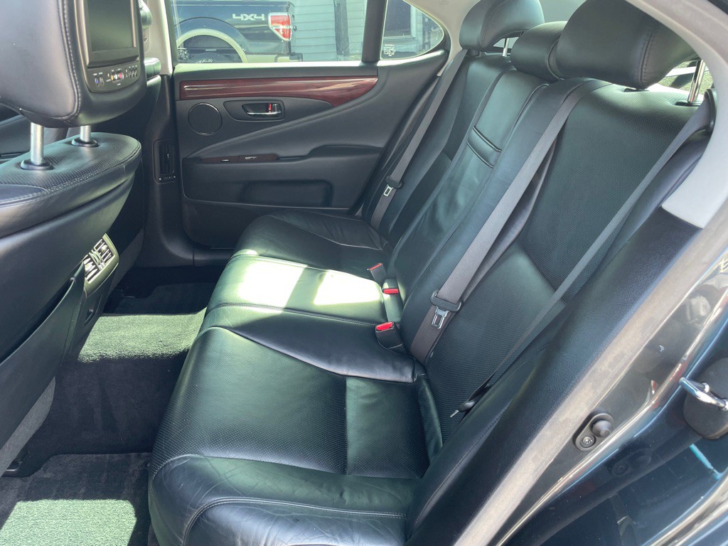 2008 Lexus LS Image 12