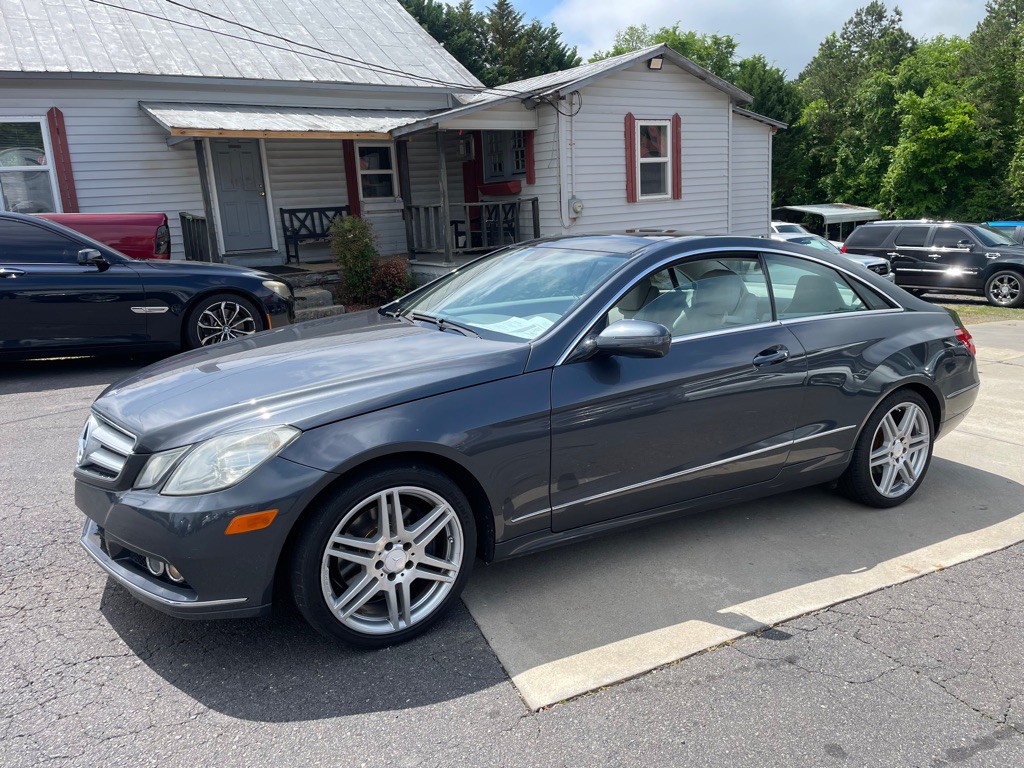 2010 Mercedes-Benz E-Class Image 2