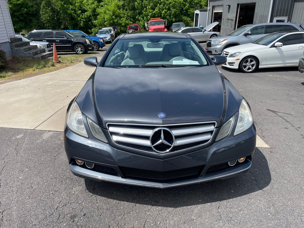 2010 Mercedes-Benz E-Class Image 4