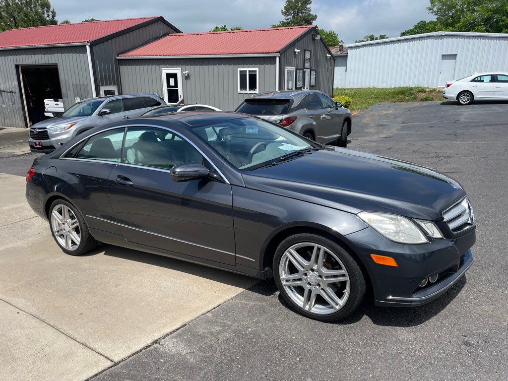 2010 Mercedes-Benz E-Class Image 6