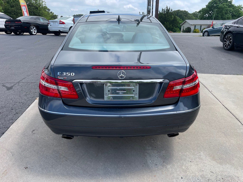 2010 Mercedes-Benz E-Class Image 9