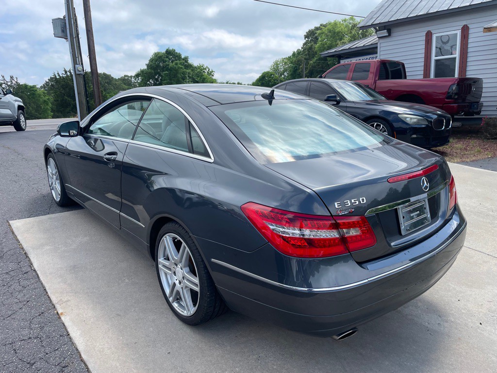2010 Mercedes-Benz E-Class Image 10