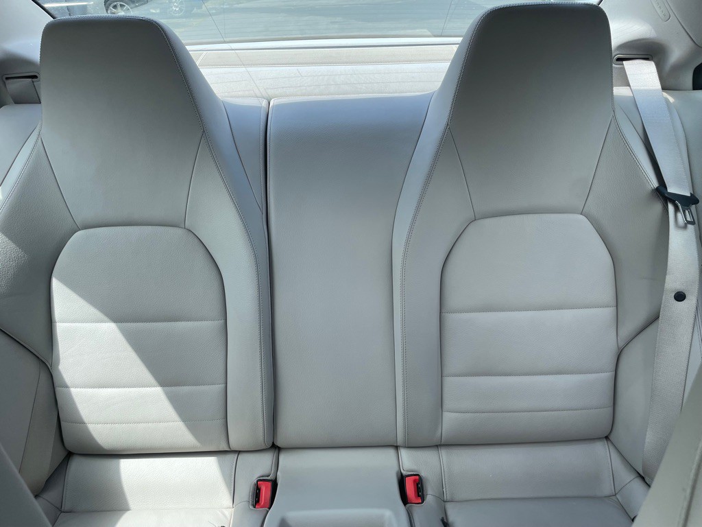 2010 Mercedes-Benz E-Class Image 12