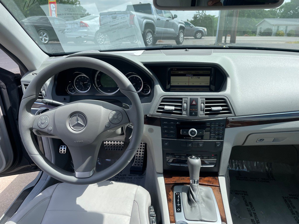 2010 Mercedes-Benz E-Class Image 13