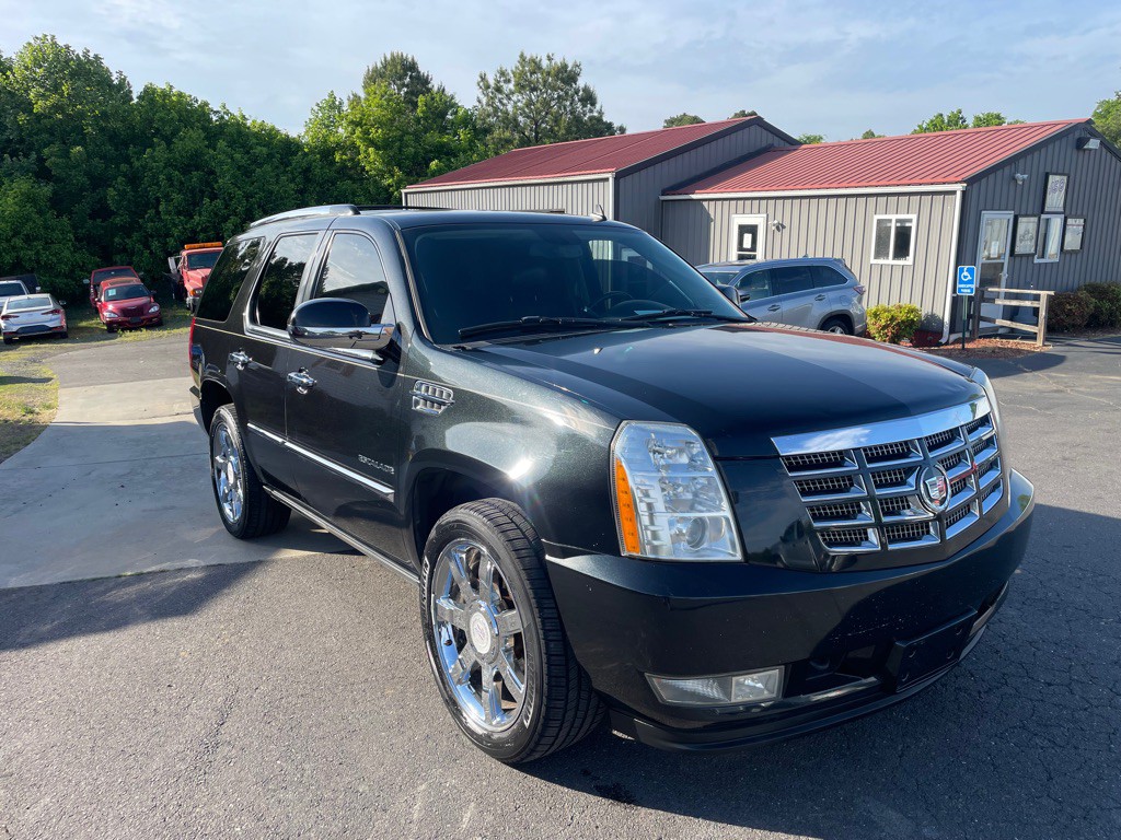 2010 Cadillac Escalade Image 5
