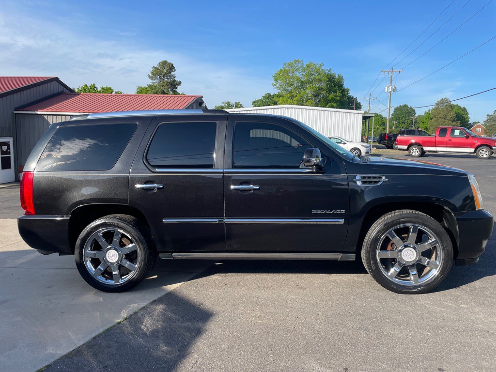 2010 Cadillac Escalade Image 7