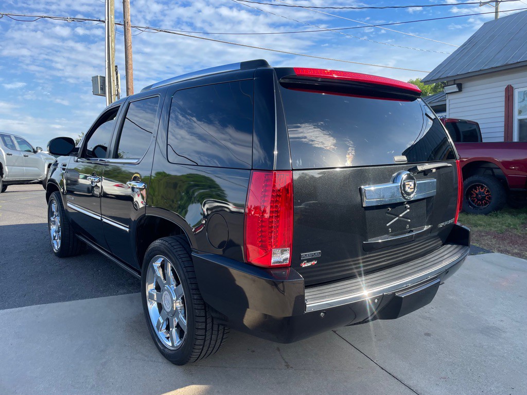 2010 Cadillac Escalade Image 10