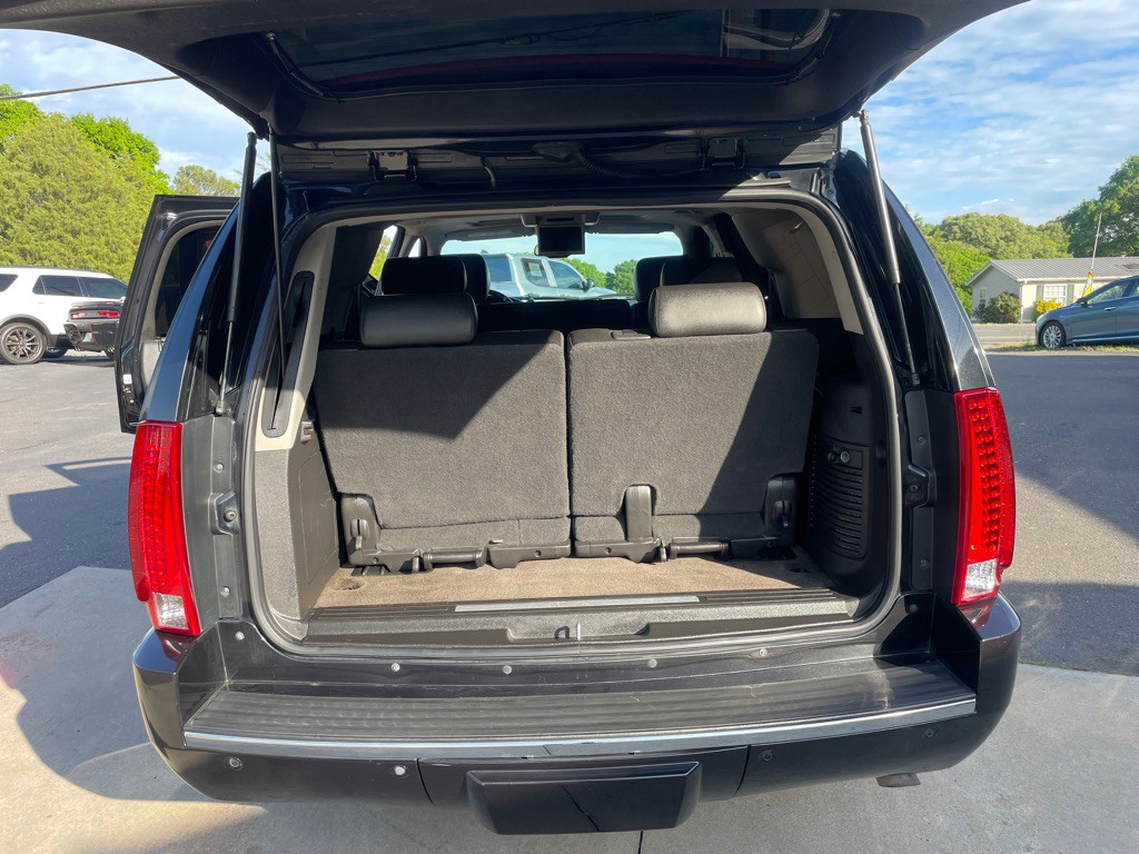 2010 Cadillac Escalade Image 14