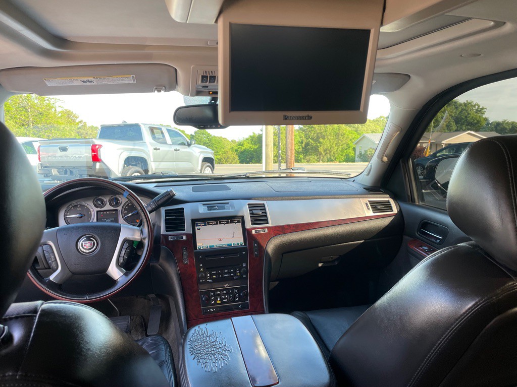 2010 Cadillac Escalade Image 15