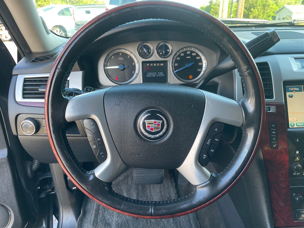 2010 Cadillac Escalade Image 16