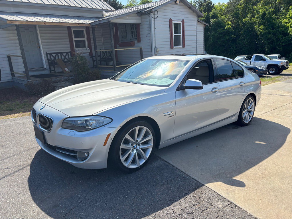 2012 BMW 5 Series Image 3