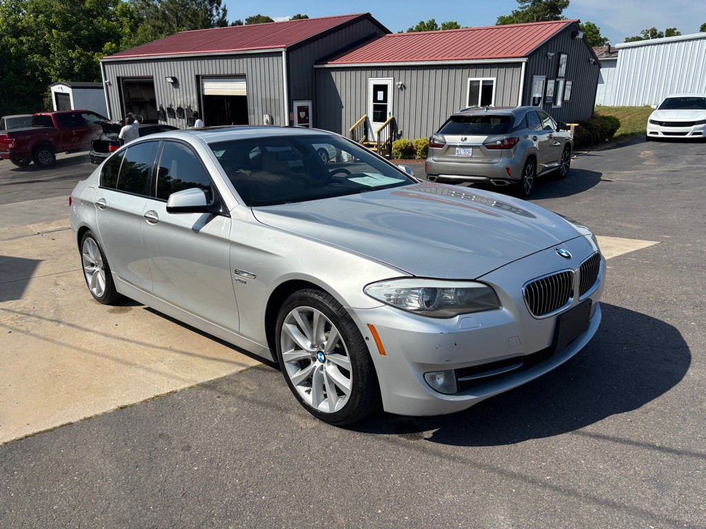 2012 BMW 5 Series Image 5