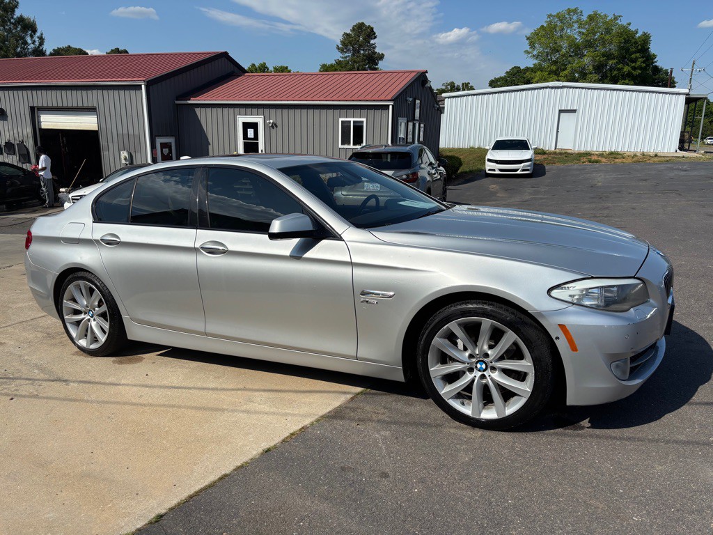 2012 BMW 5 Series Image 6