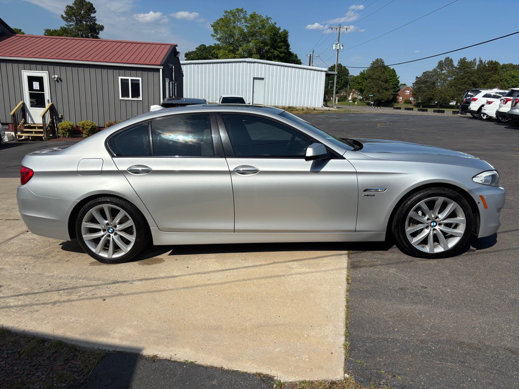 2012 BMW 5 Series Image 7