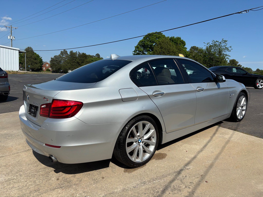 2012 BMW 5 Series Image 8
