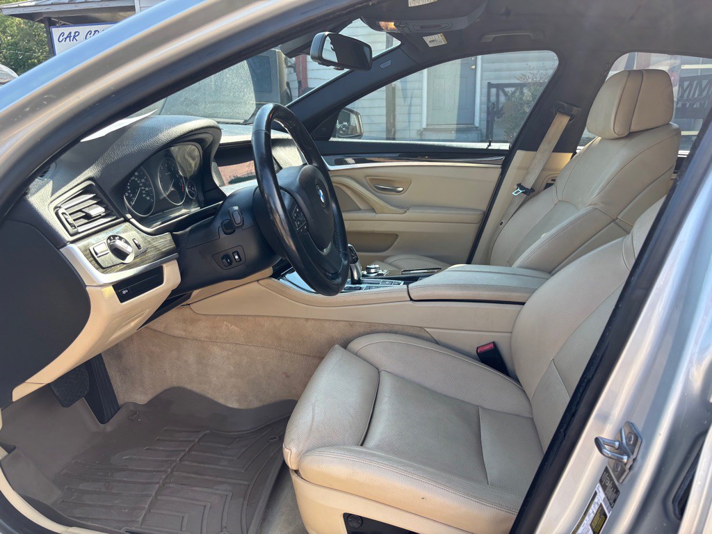 2012 BMW 5 Series Image 11