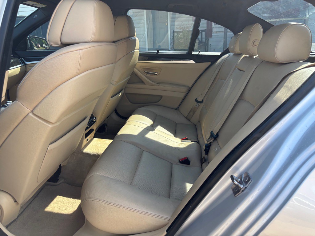 2012 BMW 5 Series Image 12