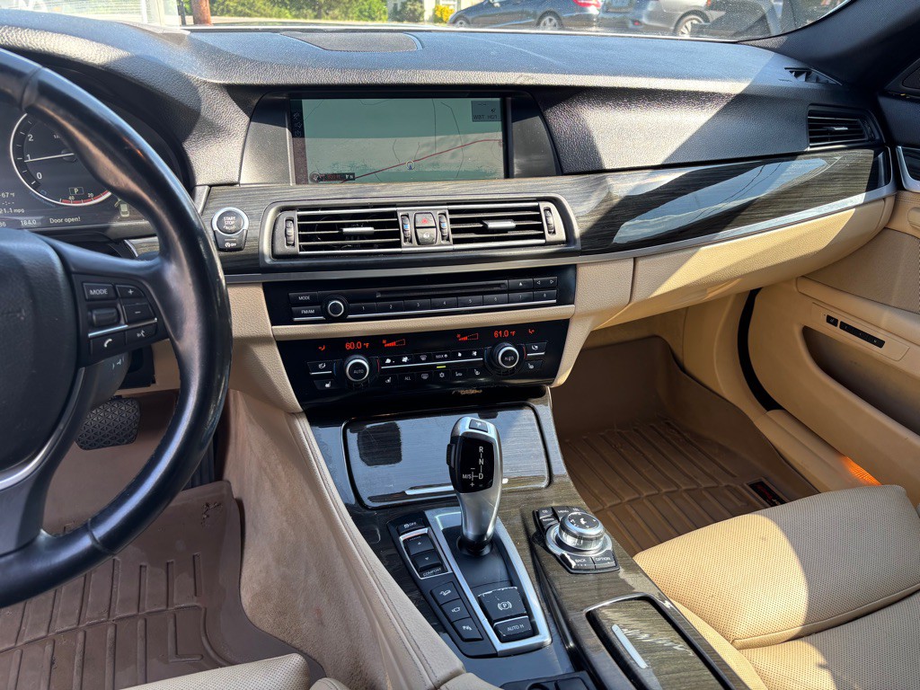 2012 BMW 5 Series Image 15