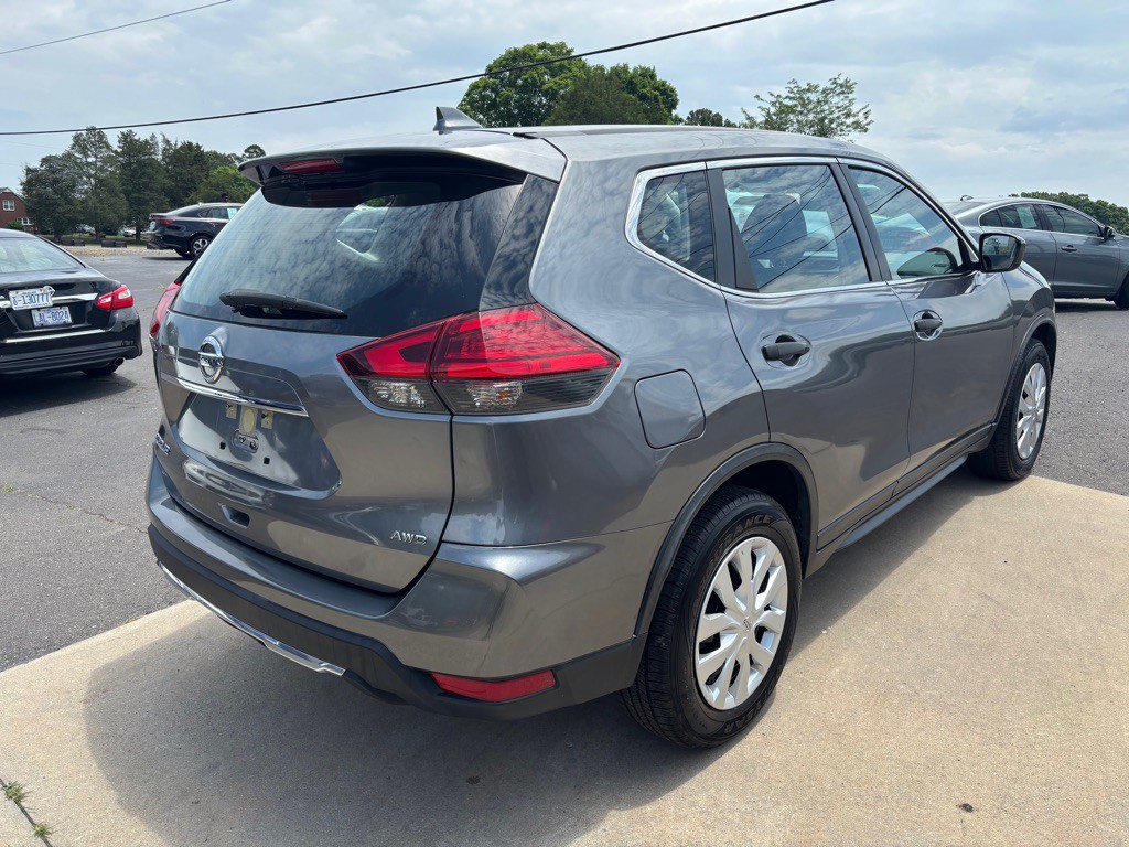 2017 Nissan Rogue Image 8