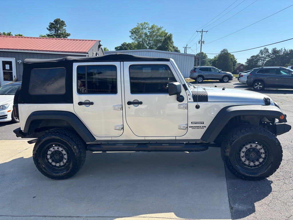 2012 Jeep Wrangler Unlimited Image 7