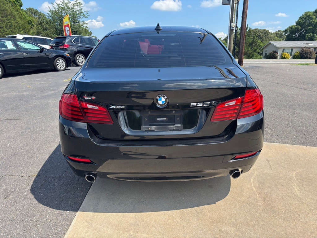 2016 BMW 5 Series Image 9
