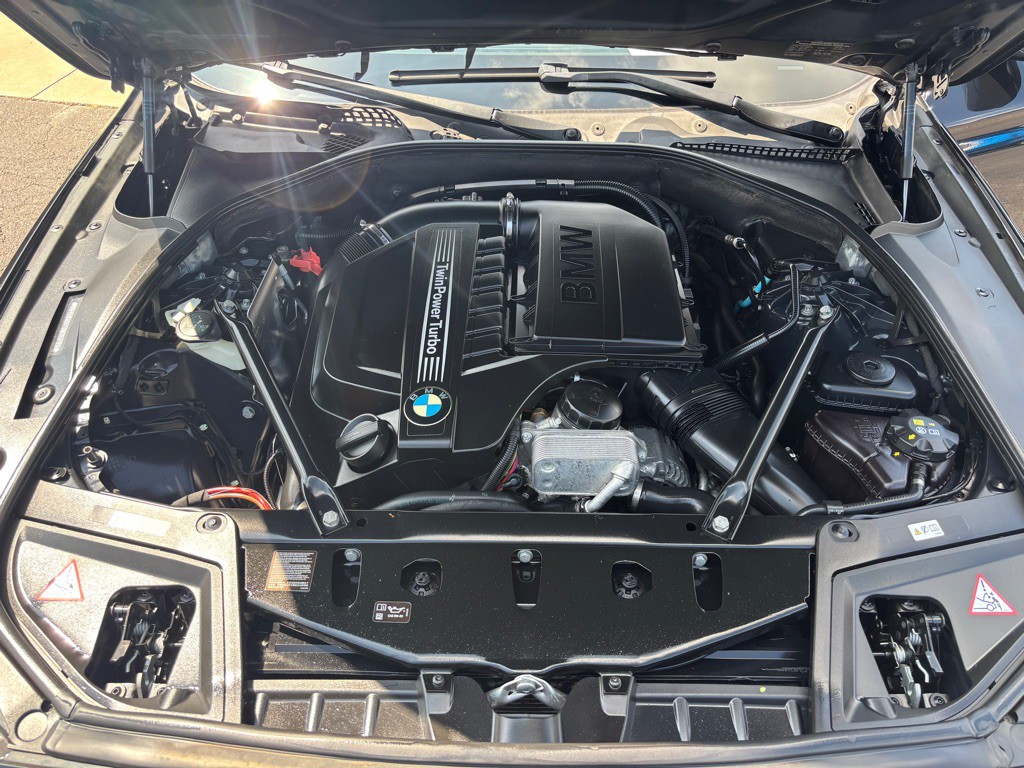 2016 BMW 5 Series Image 17