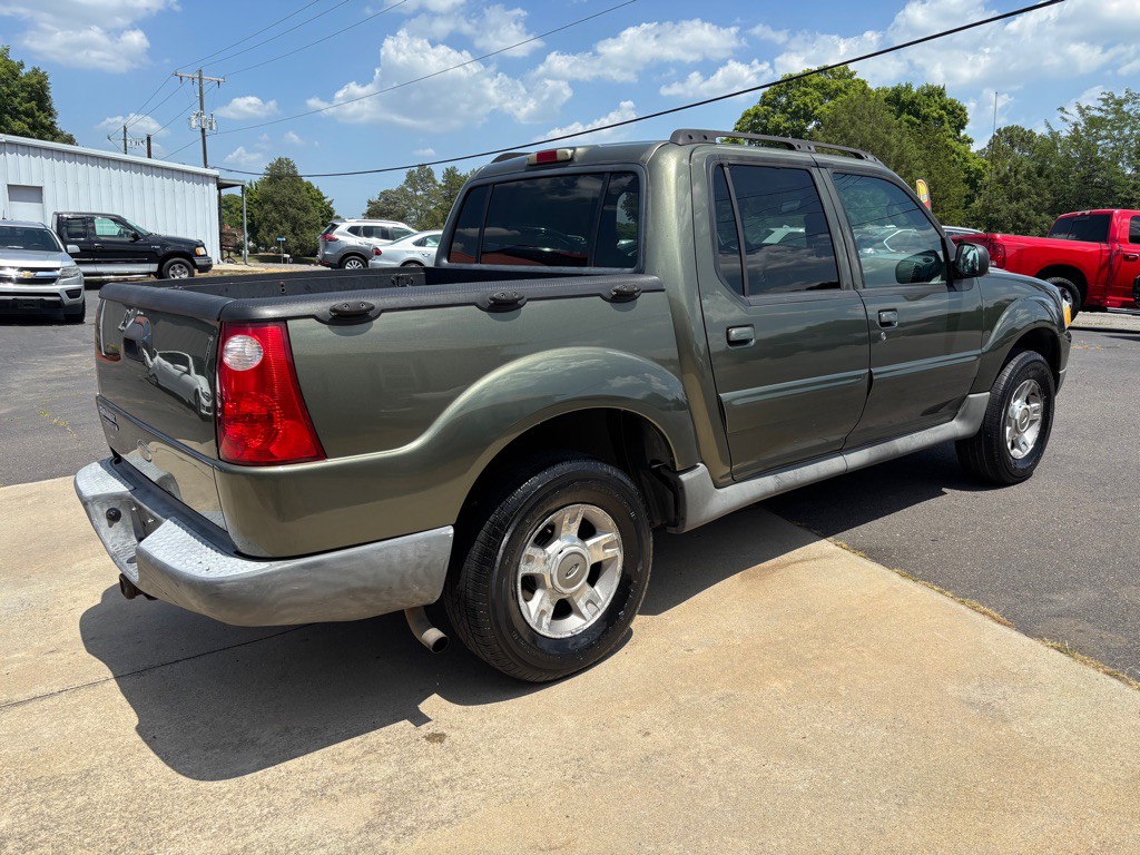 2004 Ford Explorer Image 8